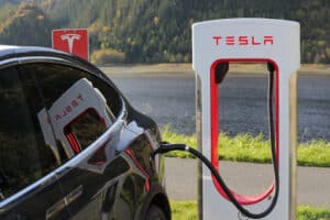 Des tarifs heures creuses pour les superchargeurs Tesla