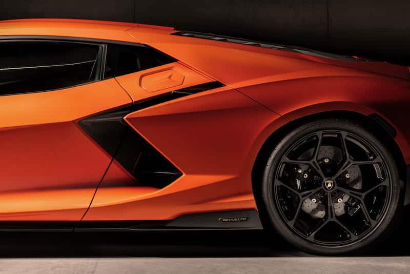 Lamborghini Revuelto