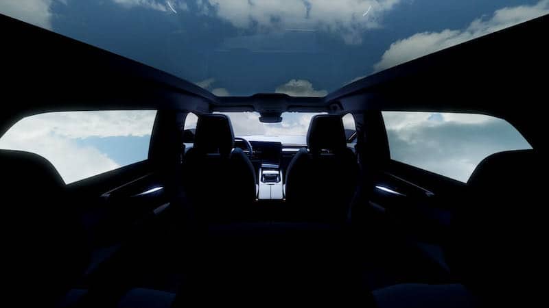 Nouveau Renault Espace : un énorme toit ouvrant et une date de reveal !