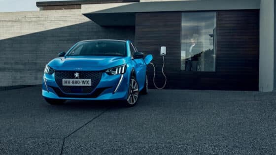 Peugeot propose sa 208 électrique avec un loyer sur mesure