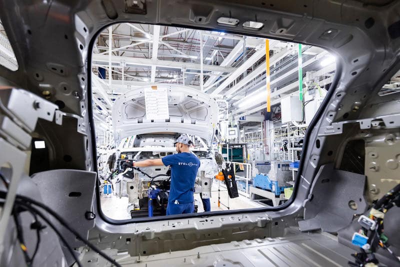 La production du Peugeot 3008 dans l'usine Stellantis de Sochaux
