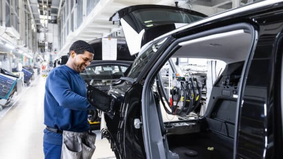 La production du Peugeot 3008 dans l'usine Stellantis de Sochaux