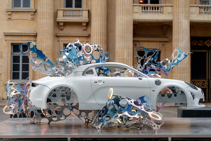 Cette sculpture d'Alpine A110 a rendu certains internautes furieux