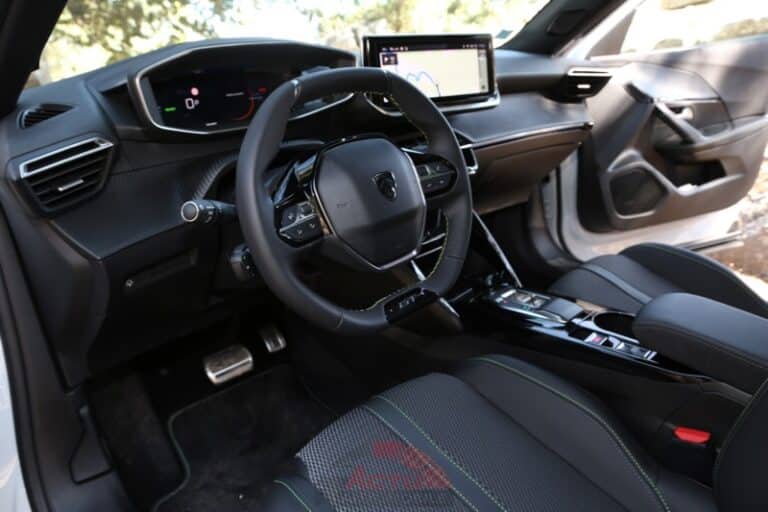Peugeot 2008 Envy Une S rie Sp ciale Chic Et Connect e 33 950 peugeot-2008-envy-une-s-rie-sp-ciale-chic-et-connect-e-33-950