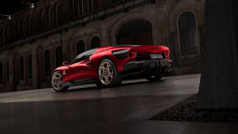 Alfa Romeo nous ressort une supercar avec la 33 Stradale