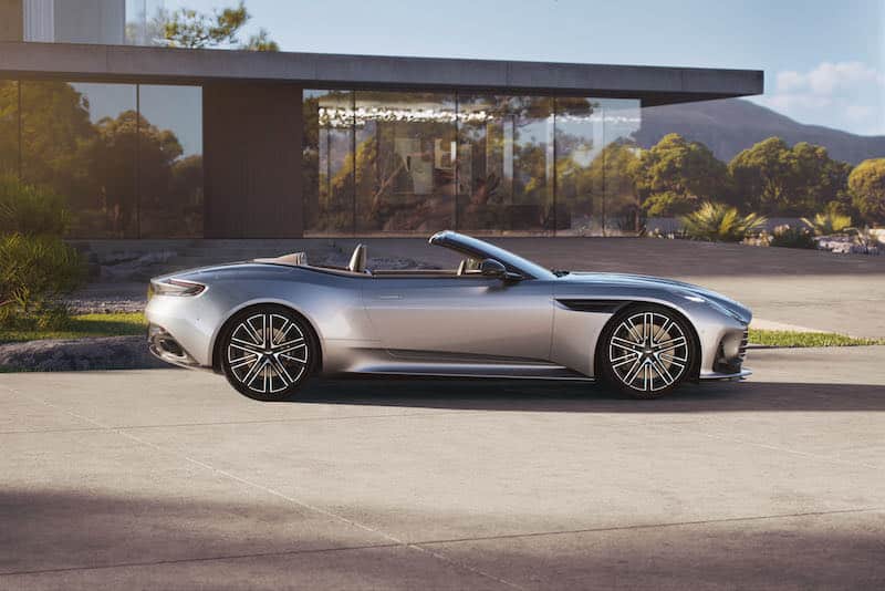 Aston Martin DB12 Volante