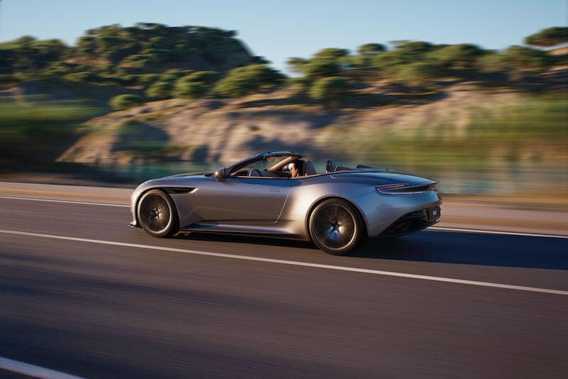 Aston Martin DB12 Volante