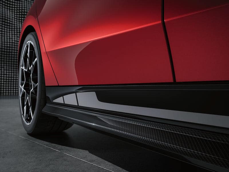 BMW M Performance présente les pièces et accessoires pour les Série 5 et i5