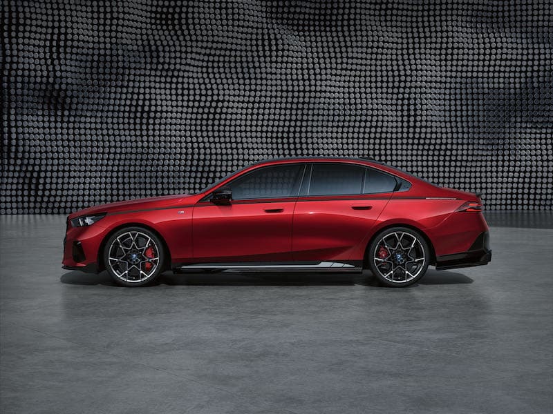 BMW M Performance présente les pièces et accessoires pour les Série 5 et i5