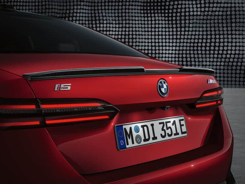 BMW M Performance présente les pièces et accessoires pour les Série 5 et i5