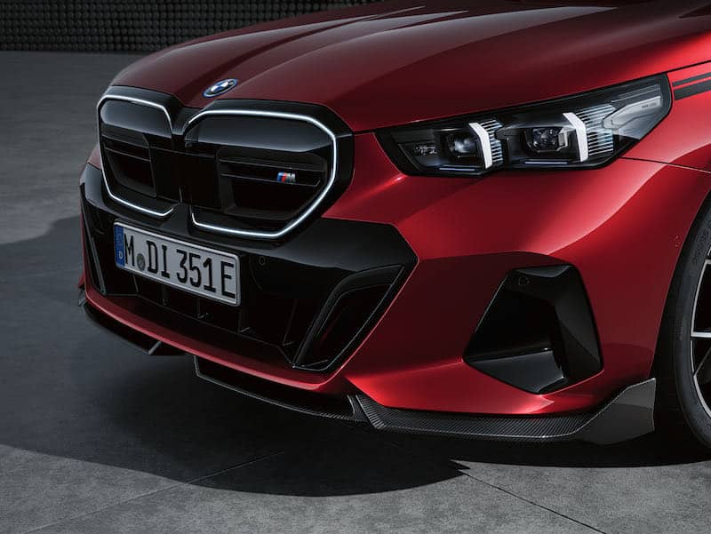  BMW M Performance présente les pièces et accessoires pour les Série 5 et i5