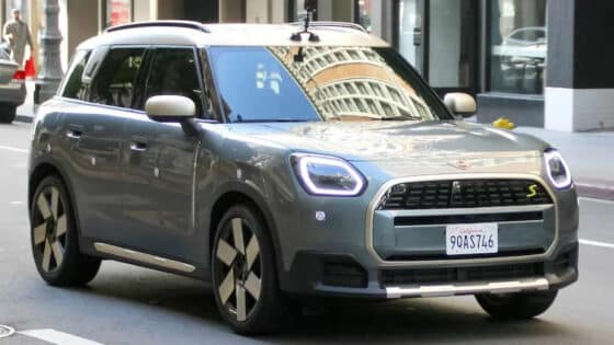 On sait déjà à quoi ressemblera le nouveau Mini Countryman électrique