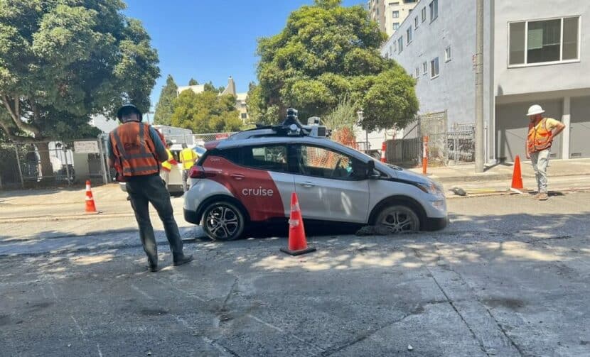 La conduite autonome a plongé ce robotaxi californien dans du ciment