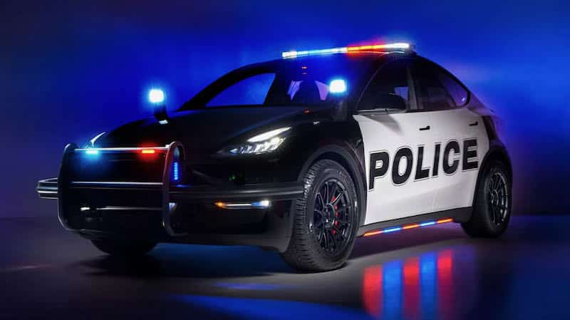 La Tesla Model Y en mode Police 