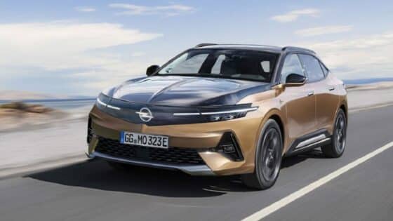 L'Opel Manta revient sous la forme d'un SUV