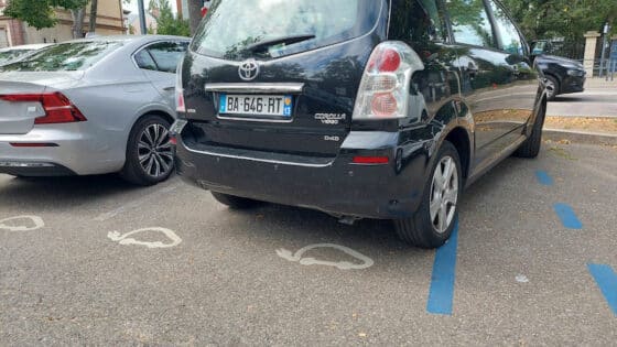 Que risquez-vous en vous stationnant devant une borne de recharge ?