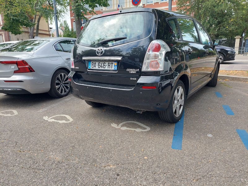 Que risquez-vous en vous stationnant devant une borne de recharge ?