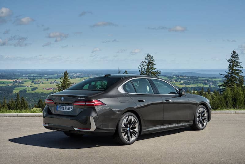 BMW ajoute les 530e et 550e xDrive au catalogue de la nouvelle Série 5