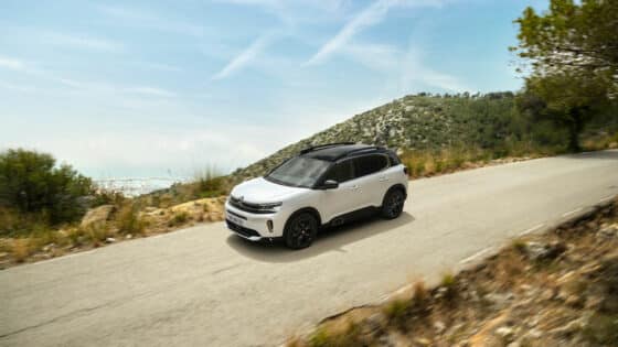 Le nouveau C5 Aircross Hybride 136 s'offre une série limitée ë-Series