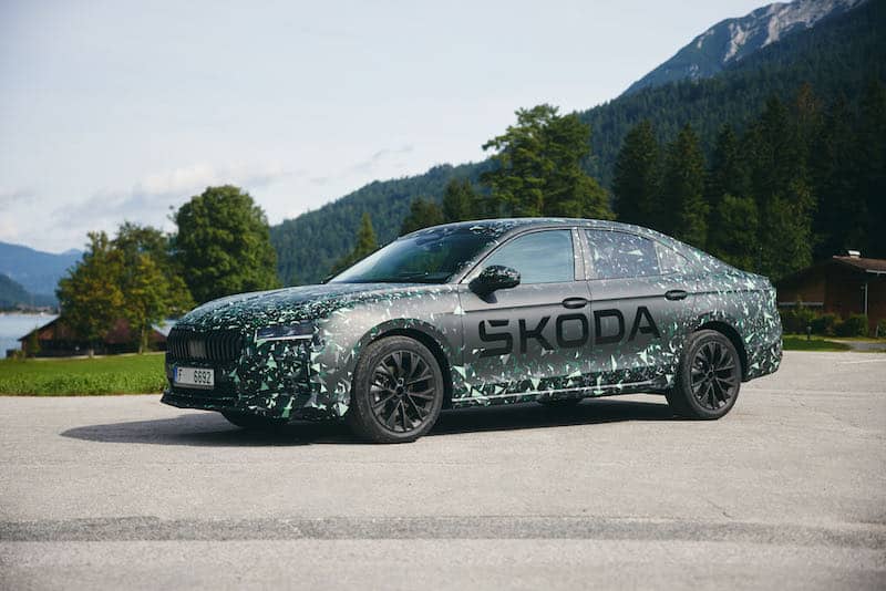 La Skoda Superb aura encore droit à une version berline