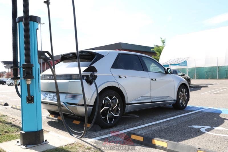 La capacité de recharge de la Ioniq 5 est élevée, en 400V et 800V