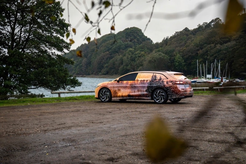 La Volkswagen ID.7 Tourer se dévoile presque