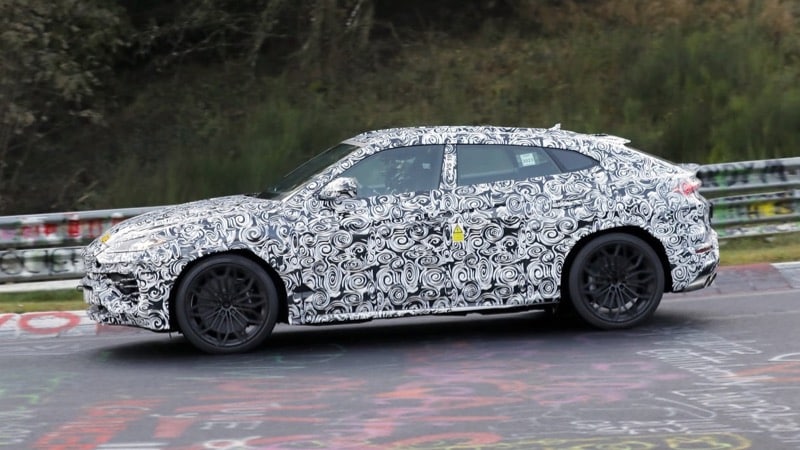 Le Lamborghini Urus hybride rechargeable surpris en phase de tests au Nürburgring