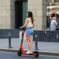 Les trottinettes électriques vont devoir respecter le code de la route