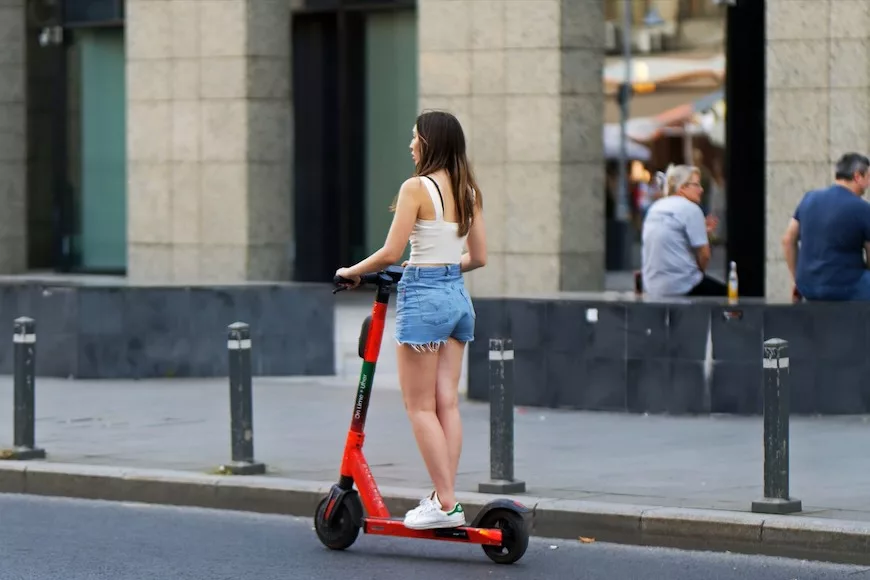 Les trottinettes électriques vont devoir respecter le code de la route