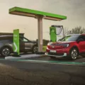 Le Ford Explorer en charge sur une borne Allego