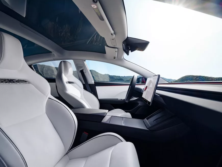 L'intérieur de la nouvelle Tesla Model 3 Performance
