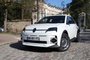 La Renault 5 E-TECH est la voiture électrique la plus vendue en France