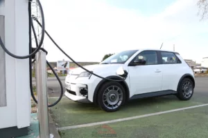 Cette Renault 5 E-TECH autonomie urbaine affiche jusqu'à 312 km d'autonomie