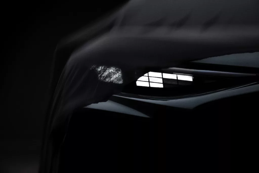 Le futur Audi Q3 révèle son bloc optique avant le reveal