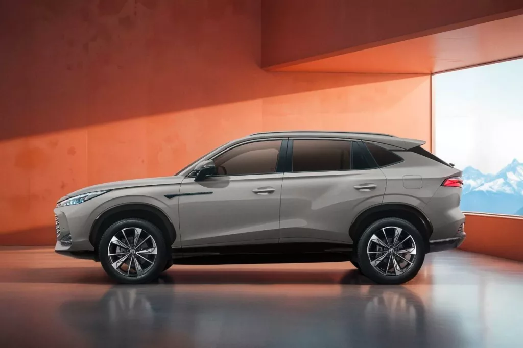 MG EHS Hybrid+ 2025 