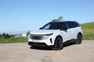 Essai Peugeot e-5008 Dual Motor