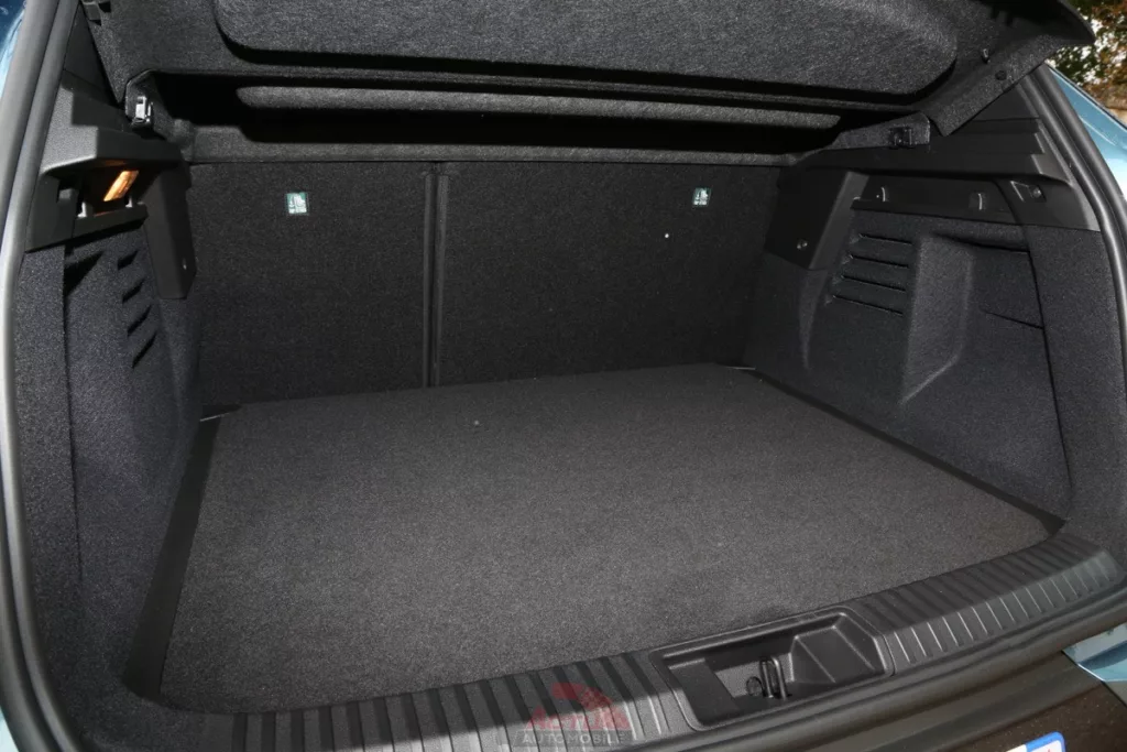 Le volume de coffre est digne d'un SUV familial