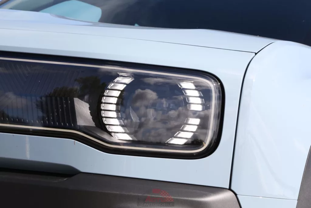 Les blocs optiques intégrés à la calandre sont digne d'un concept car