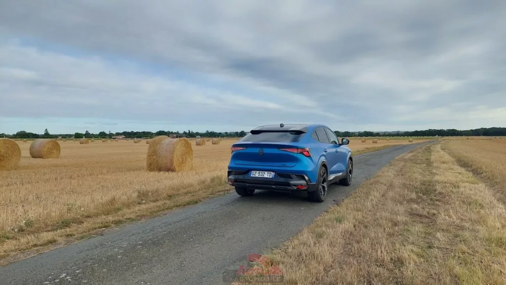 Le Renault Rafale révèle son potentiel dynamique sur route