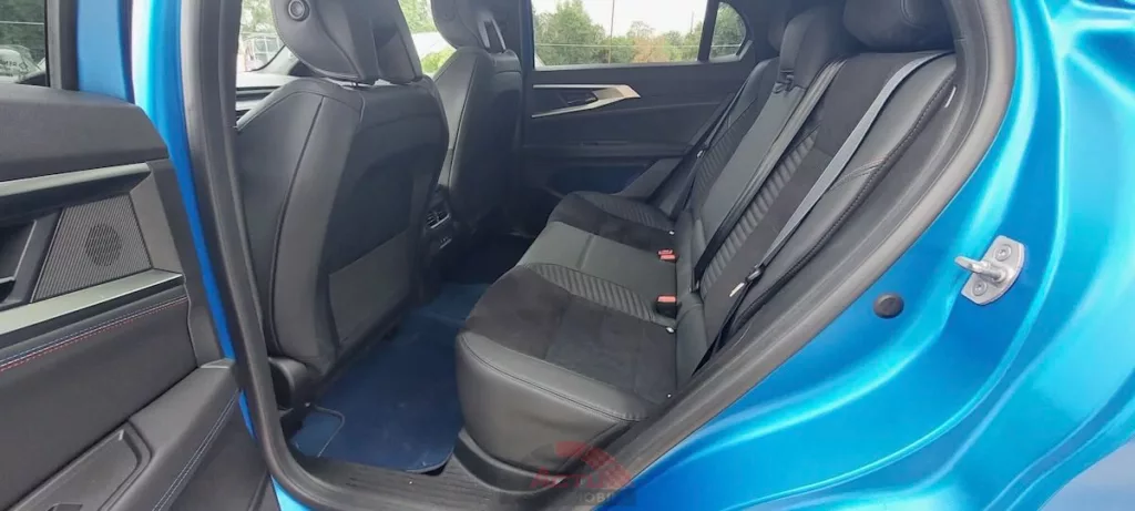 Les places arrière du Rafale sont très accueillantes