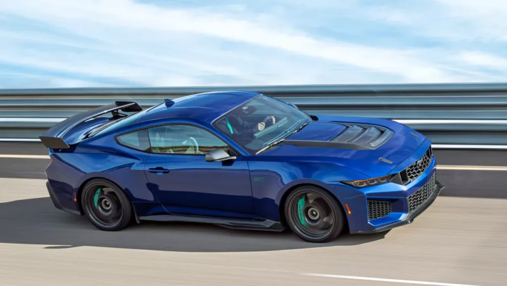 Ford Mustang Dark Horse SC