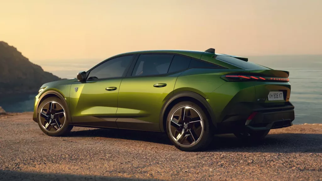 Peugeot 408 restylée