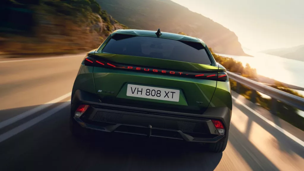 Peugeot 408 restylée
