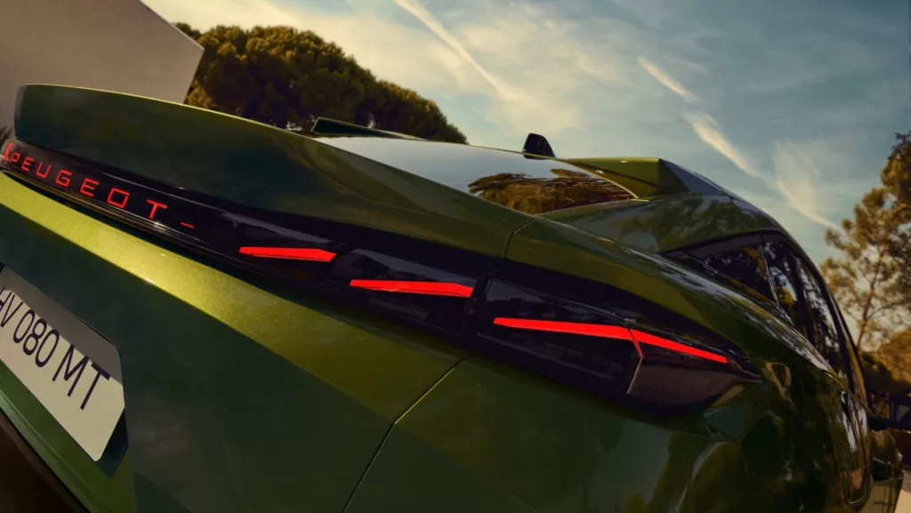 Peugeot 408 restylée