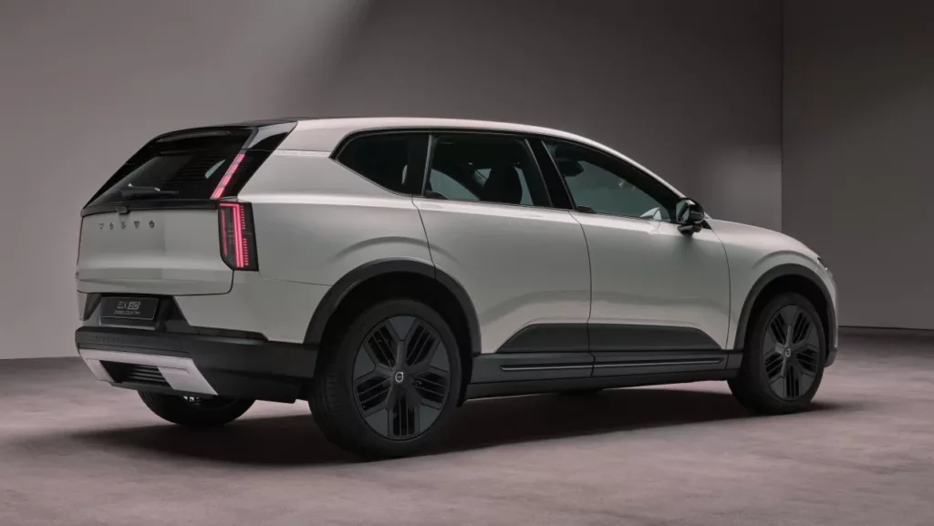 Volvo EX60 Cross Country