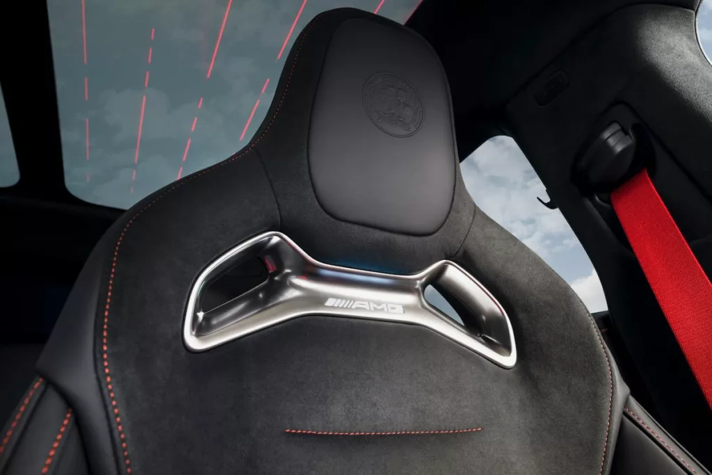 Mercedes-AMG GT 4 portes Coupé : un intérieur pensé comme un cockpit de performance