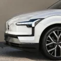 Volvo EX30 2026 : plus malin, plus accessible… et plus ambitieux
