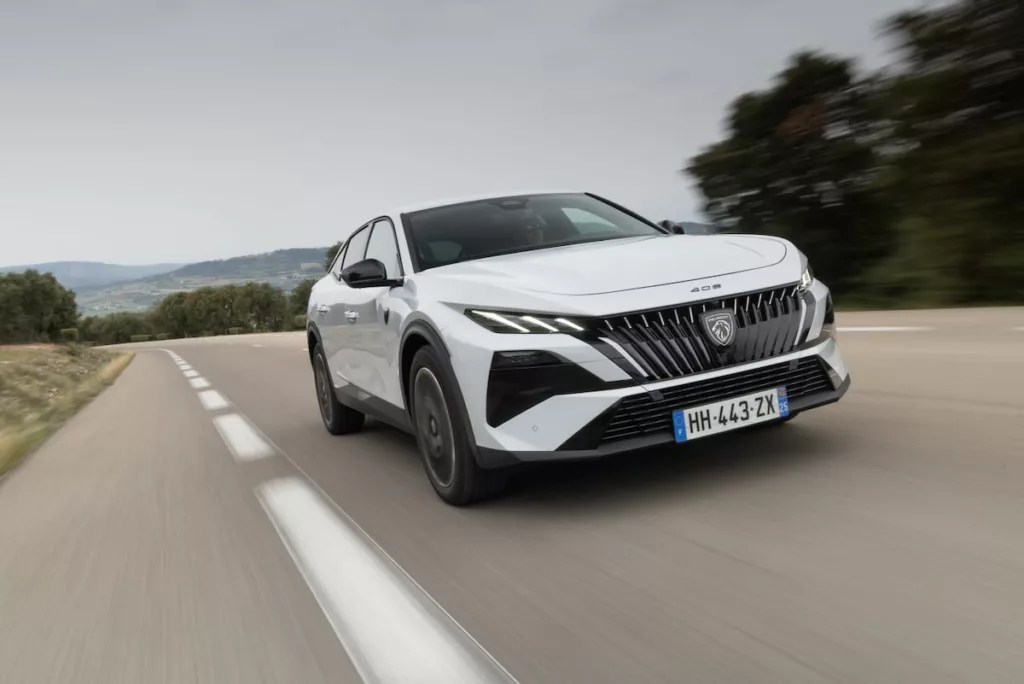 Avec 213 ch, les performances sont dynamiques et suffisantes au quotidien