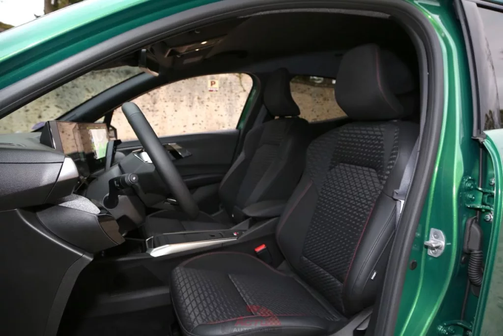 La sellerie sur la Clio 6 hybride Techno