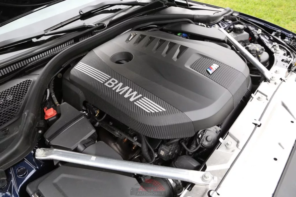 Ce 6 cylindres en ligne, nom de code B58B30M2, est un argument décisif pour l'achat de ce coupé